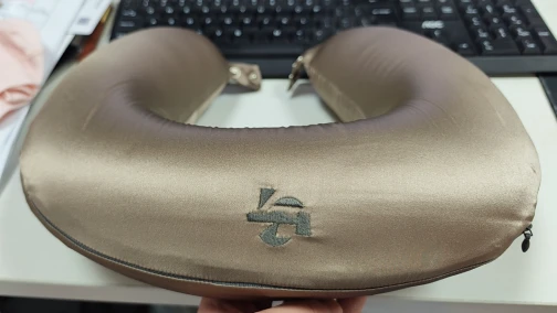 Custom Silk Neck Pillow and Eye Mask Set for UAE Airline
