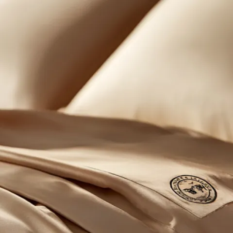 Ropa de cama de seda personalizada