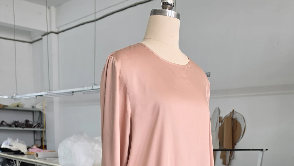 DreamSilk Partners with UK Client: Custom 22 Momme Mulberry Silk Robe Production